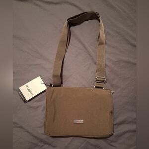 NWT Baggallini Brown 3 Zip Crossbody Bag